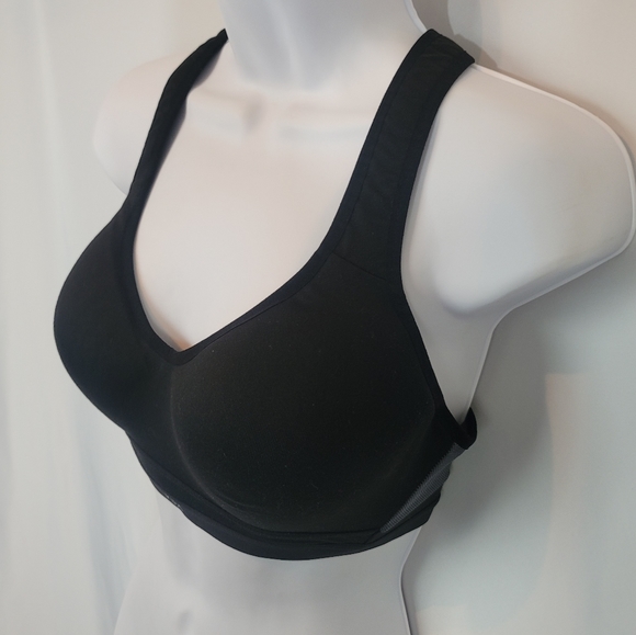 Victoria Secret - Picture 2 of 6